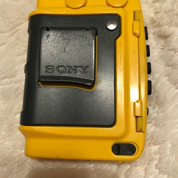 SONY SPORTS WALKMAN WM-SXF30 AMARILLO REPRODUCTOR DE CASSETTE PORTÁTIL